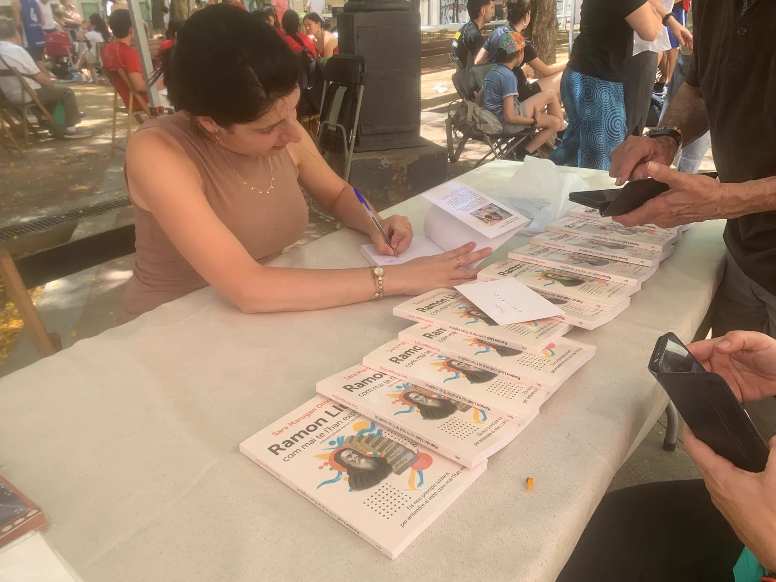 The Minerva Collective: the women creators of Gràcia backing Sara (4)